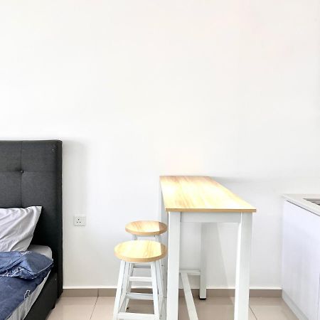 Urban Home-Swimming Pool-City Center Malacca Екстериор снимка