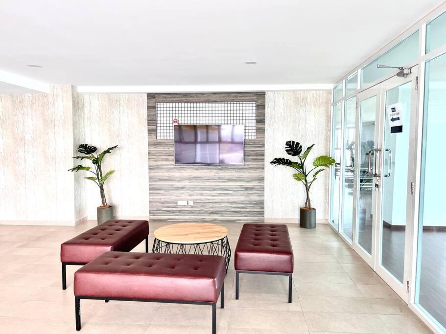 Urban Home-Swimming Pool-City Center Malacca Екстериор снимка