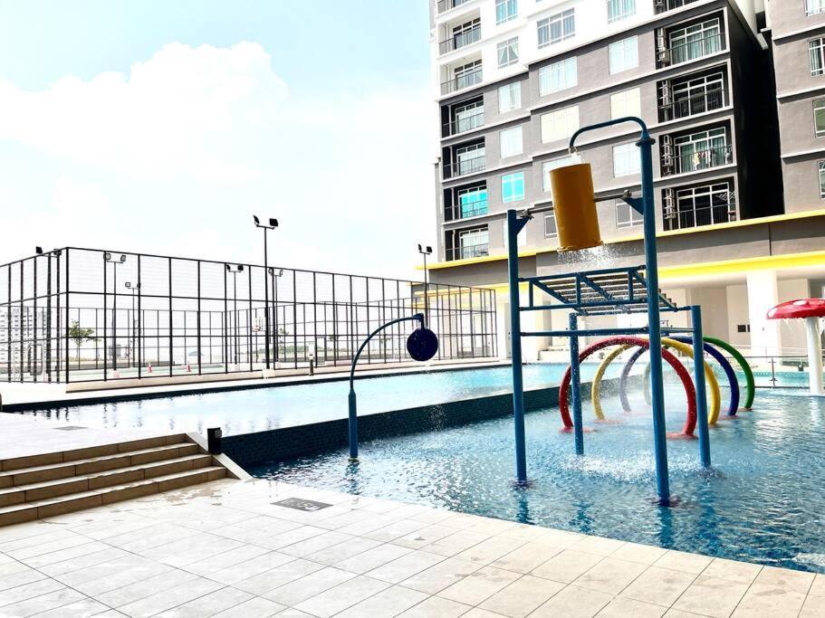 Urban Home-Swimming Pool-City Center Malacca Екстериор снимка