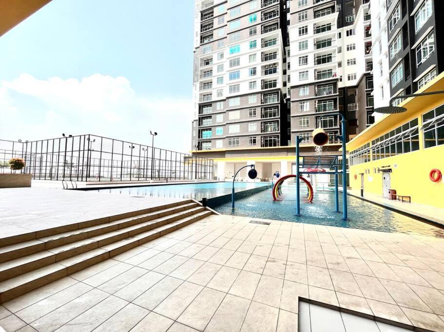 Urban Home-Swimming Pool-City Center Malacca Екстериор снимка