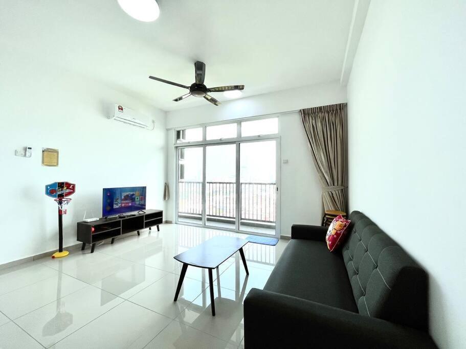 Urban Home-Swimming Pool-City Center Malacca Екстериор снимка