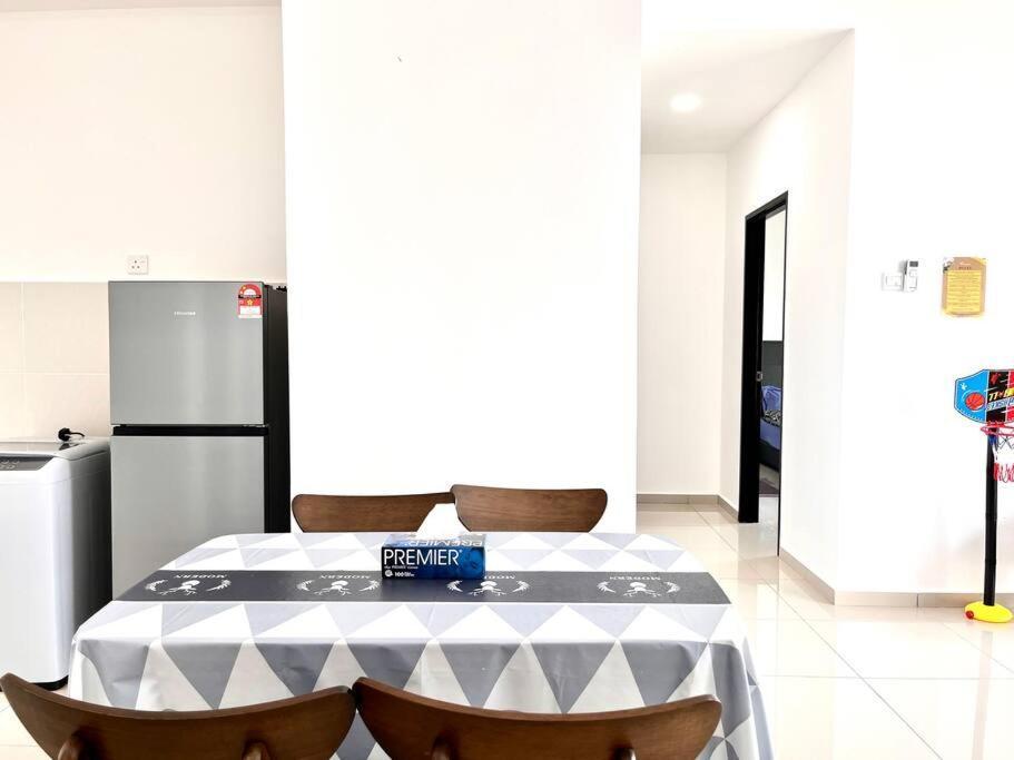 Urban Home-Swimming Pool-City Center Malacca Екстериор снимка
