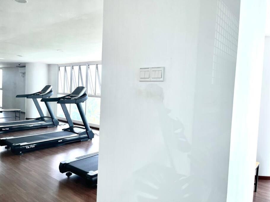 Urban Home-Swimming Pool-City Center Malacca Екстериор снимка