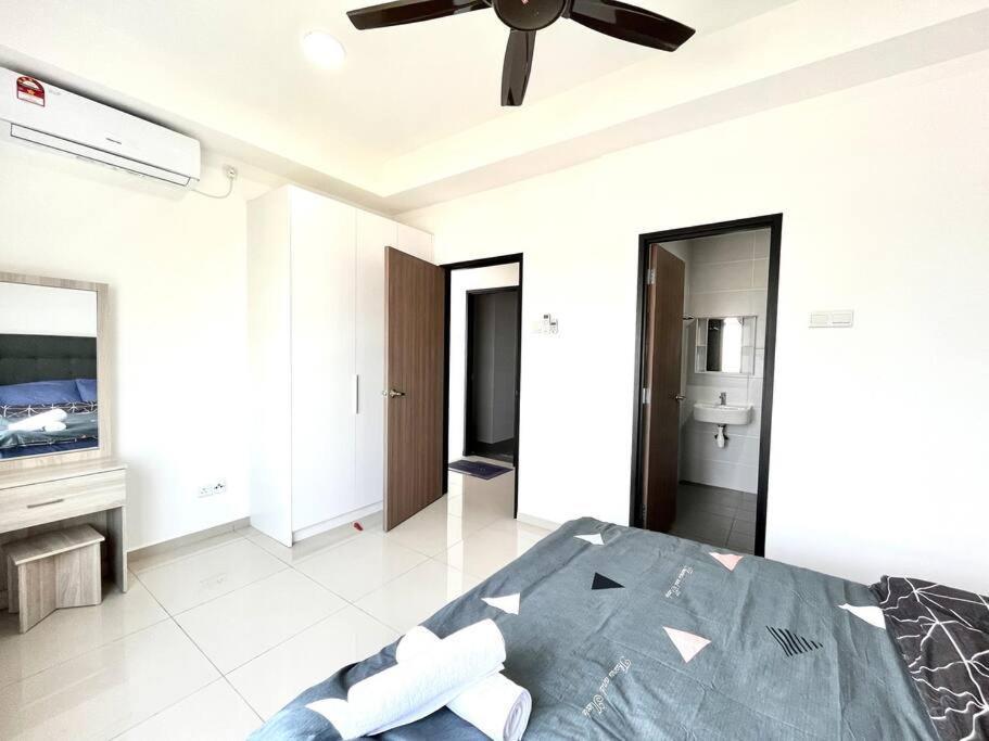 Urban Home-Swimming Pool-City Center Malacca Екстериор снимка