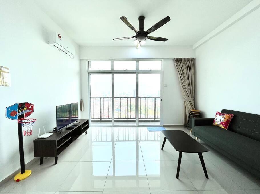 Urban Home-Swimming Pool-City Center Malacca Екстериор снимка