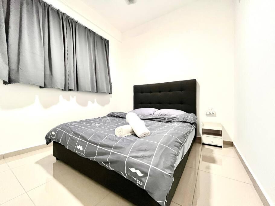 Urban Home-Swimming Pool-City Center Malacca Екстериор снимка