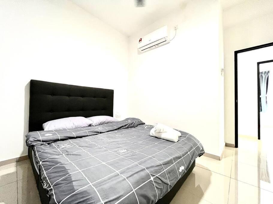 Urban Home-Swimming Pool-City Center Malacca Екстериор снимка
