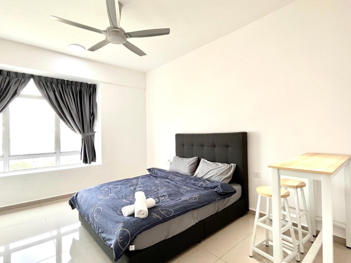 Urban Home-Swimming Pool-City Center Malacca Екстериор снимка