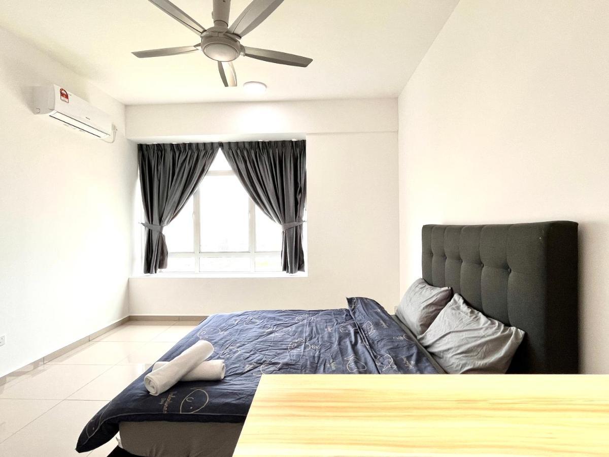 Urban Home-Swimming Pool-City Center Malacca Екстериор снимка
